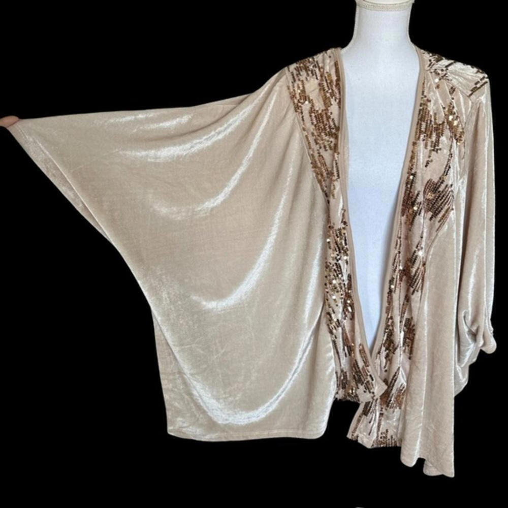 Marc New York womens cardigan. One size fits all.  Tan Color New with tags - Picture 2 of 4